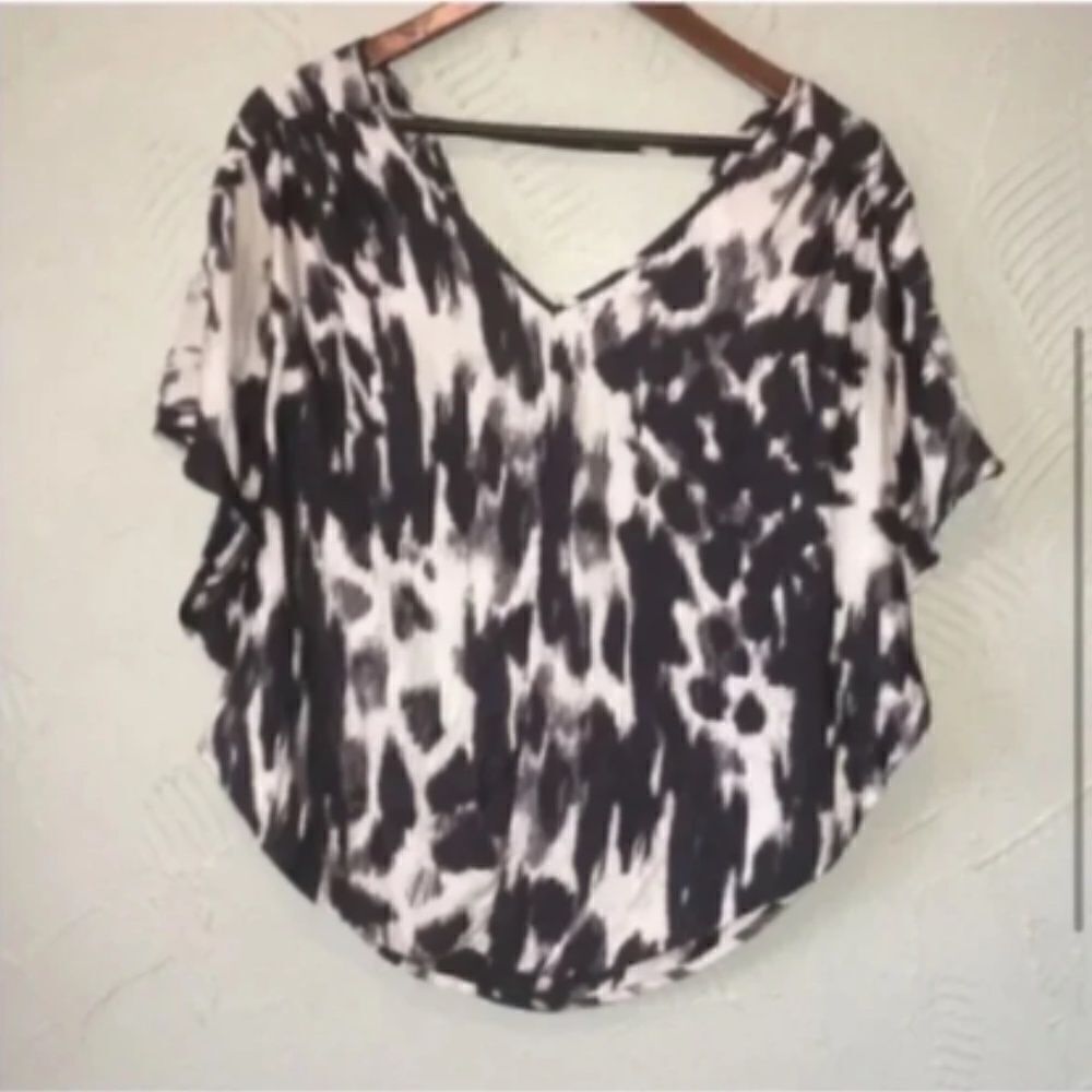 Express Printed Blouse - Picture 2 of 5